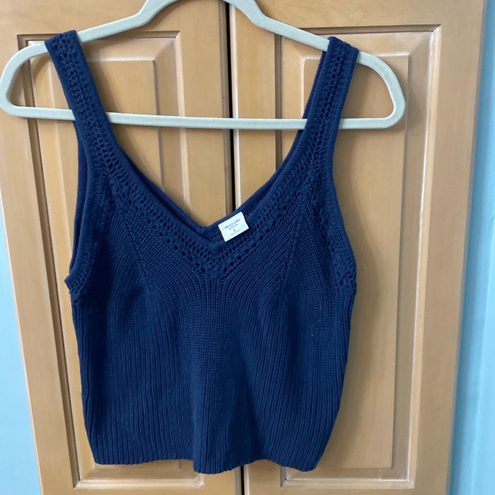 Knit navy crop